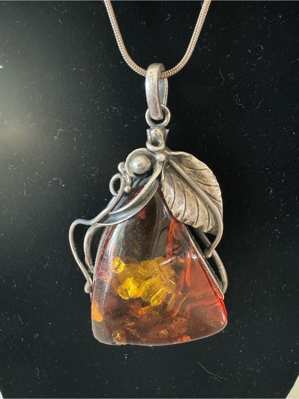 Sterling Silver Leaf Amber Pendant Necklace